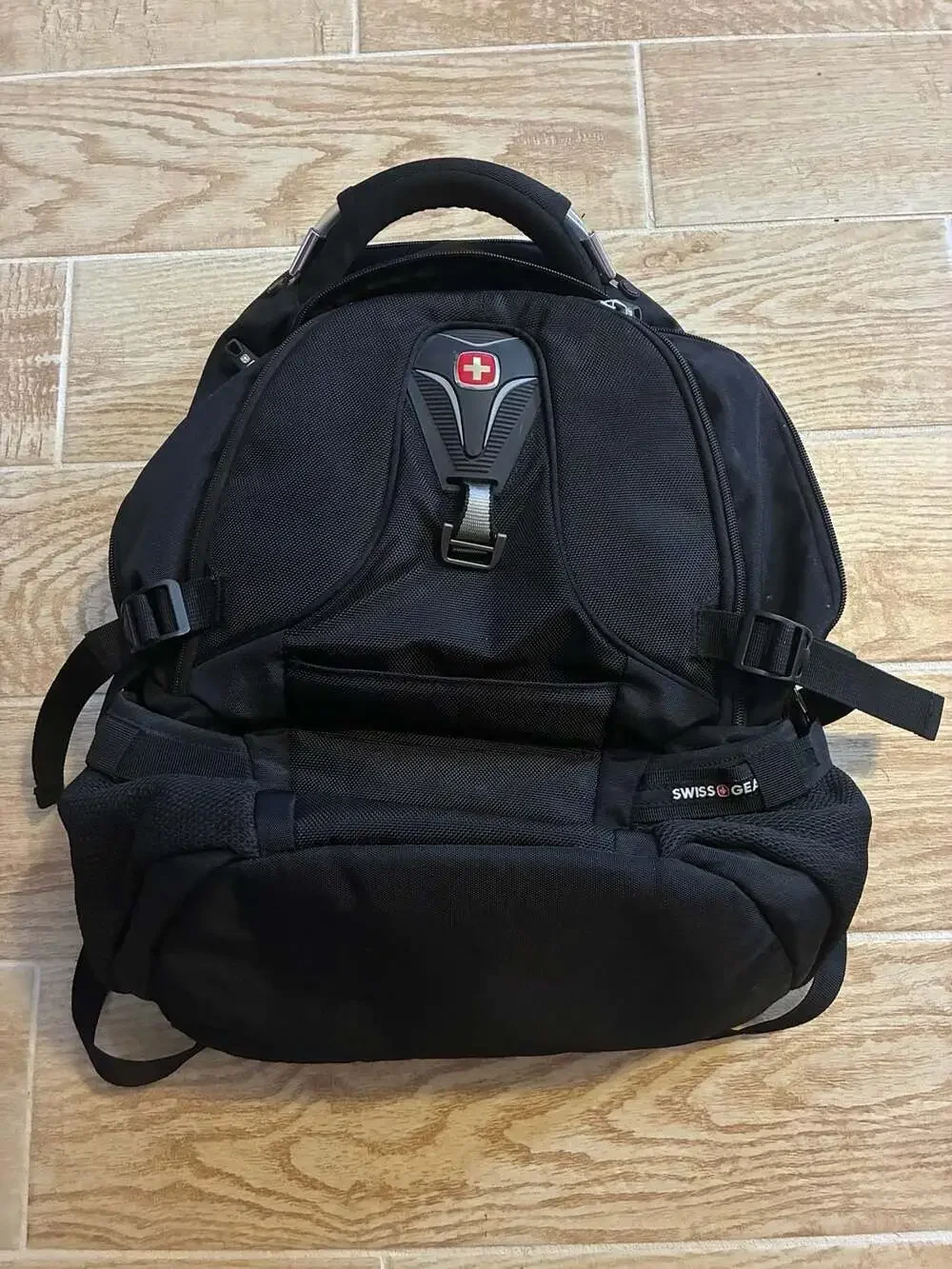 SwissGear 1900 ScanSmart Laptop Backpack Black